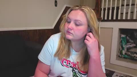 Snapshot of phatassblond chatting on 02/22/26, 07:23 PhatAssBlond online show from 02/22/26, 07:23