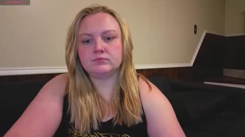 Snapshot of phatassblond chatting on 03/03/26, 06:47 PhatAssBlond online show from 03/03/26, 06:47