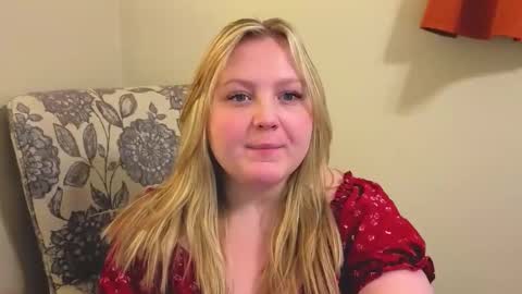 Snapshot of phatassblond chatting on 04/10/26, 04:23 PhatAssBlond online show from 04/10/26, 04:23