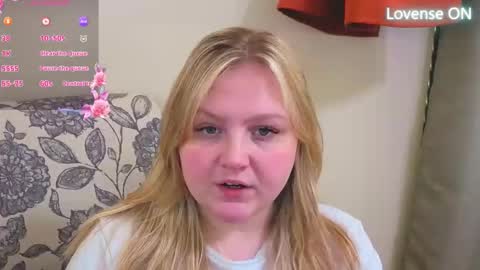 Snapshot of phatassblond chatting on 04/20/26, 10:11 PhatAssBlond online show from 04/20/26, 10:11