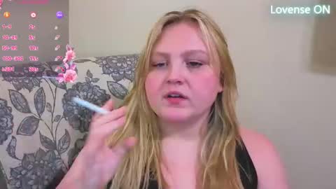 Snapshot of phatassblond chatting on 04/21/26, 05:03 PhatAssBlond online show from 04/21/26, 05:03