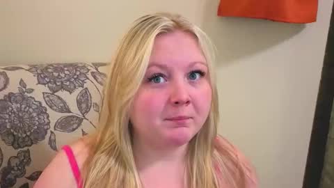 Snapshot of phatassblond chatting on 04/23/26, 10:23 PhatAssBlond online show from 04/23/26, 10:23