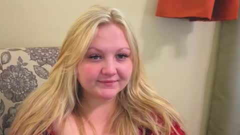 Snapshot of phatassblond chatting on 04/26/26, 09:34 PhatAssBlond online show from 04/26/26, 09:34