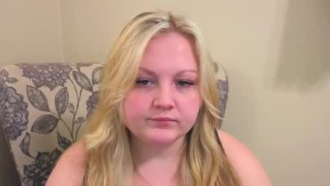 Snapshot of phatassblond chatting on 04/28/26, 07:19 PhatAssBlond online show from 04/28/26, 07:19