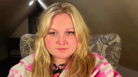 Snapshot of phatassblond chatting on 05/02/26, 03:44 PhatAssBlond online show from 05/02/26, 03:44