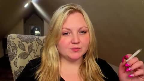 Snapshot of phatassblond chatting on 05/09/26, 01:33 PhatAssBlond online show from 05/09/26, 01:33