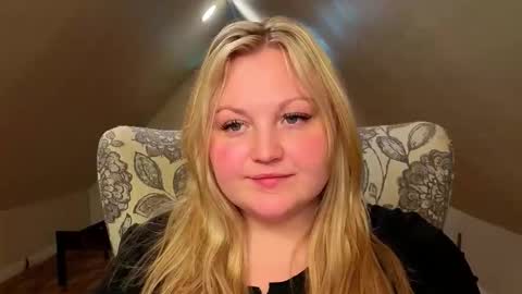 Snapshot of phatassblond chatting on 05/12/26, 09:23 PhatAssBlond online show from 05/12/26, 09:23