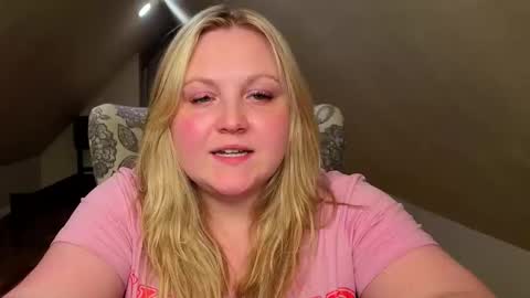 Snapshot of phatassblond chatting on 05/22/26, 02:40 PhatAssBlond online show from 05/22/26, 02:40