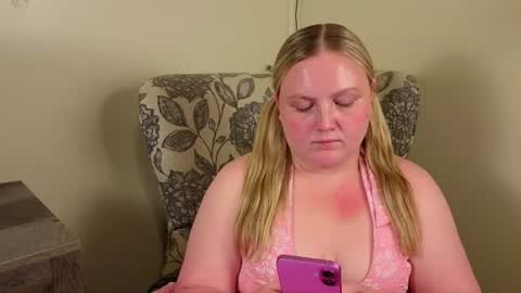 Snapshot of phatassblond chatting on 07/08/26, 11:09 PhatAssBlond online show from 07/08/26, 11:09