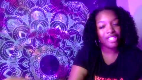 Snapshot of phatjuicypeach chatting on 01/17/26, 01:43 Destiny Adams online show from 01/17/26, 01:43