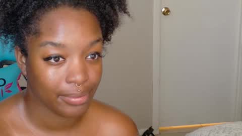 Snapshot of phatjuicypeach chatting on 02/05/26, 04:44 Destiny Adams online show from 02/05/26, 04:44