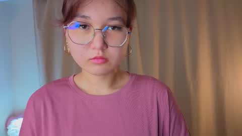 Snapshot of phebenogowski chatting on 11/19/25, 04:34 Jenny online show from 11/19/25, 04:34