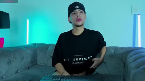 Snapshot of philip_millerr_ chatting on 12/16/25, 01:27 PhilipMiller online show from 12/16/25, 01:27