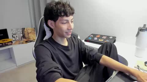 Snapshot of philipe_moonlight_ chatting on 03/08/25, 07:38 Phil. INDEPENDENT MODEL online show from 03/08/25, 07:38