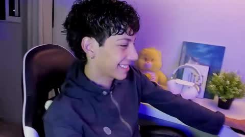 Snapshot of philipe_moonlight_ chatting on 09/16/25, 05:30 Phil. INDEPENDENT MODEL online show from 09/16/25, 05:30