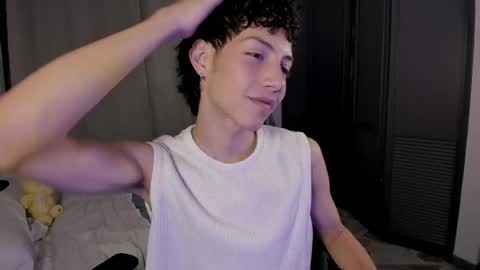 Phil.   INDEPENDENT MODEL online show from 06/05/26, 11:21