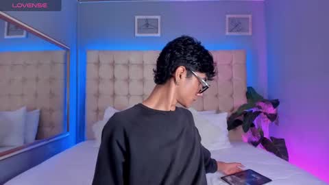 Phillip online show from 09/22/25, 09:28