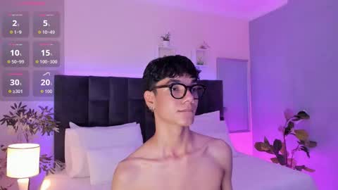 Snapshot of phillicious_ chatting on 11/08/25, 10:30 Phillip online show from 11/08/25, 10:30