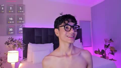 Snapshot of phillicious_ chatting on 11/12/25, 11:25 Phillip online show from 11/12/25, 11:25