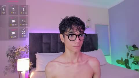 Snapshot of phillicious_ chatting on 12/14/25, 12:16 Phillip online show from 12/14/25, 12:16