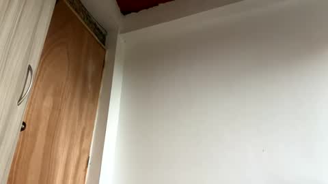 Snapshot of phillip_brownn chatting on 10/16/25, 12:06 PHILLIP online show from 10/16/25, 12:06