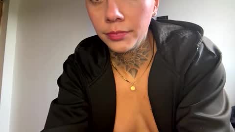 Snapshot of phillip_brownn chatting on 10/25/25, 12:56 PHILLIP online show from 10/25/25, 12:56