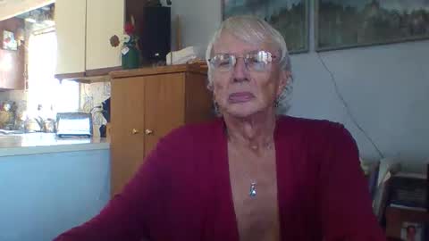 phillipa online show from 11/19/25, 04:51