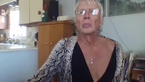 phillipa online show from 11/20/25, 05:45