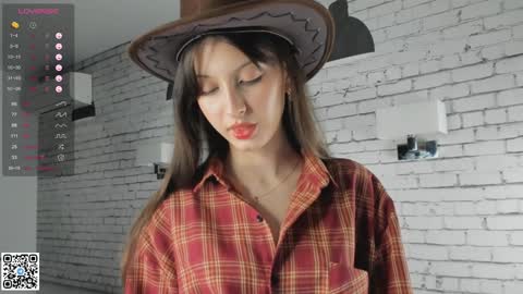 Emilia online show from 02/01/25, 04:44