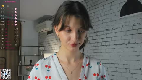 Emilia online show from 02/13/25, 12:24