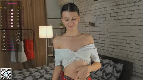 Emilia online show from 02/24/25, 09:31