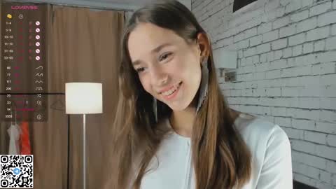 Emilia online show from 03/10/25, 04:17