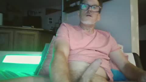 Snapshot of philuup225694 chatting on 06/20/26, 06:16 philuup225694 online show from 06/20/26, 06:16