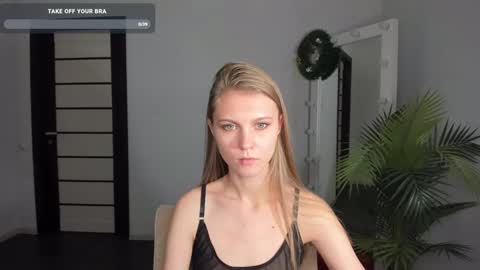 Phoebe online show from 12/23/24, 12:19