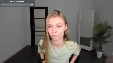Phoebe online show from 01/19/25, 11:10