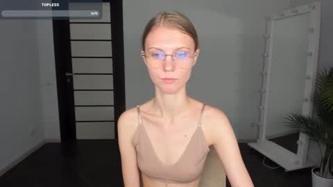 Phoebe online show from 01/28/25, 12:43