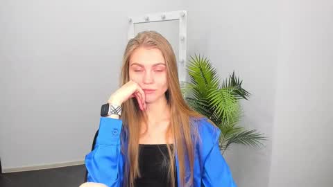 Phoebe online show from 03/11/25, 10:07