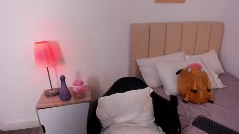 Snapshot of phoenix_angell chatting on 01/05/25, 02:06 Phoenix Angel online show from 01/05/25, 02:06