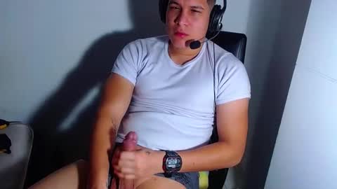 AdnierGnz online show from 12/27/24, 11:17