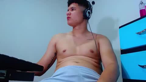 AdnierGnz online show from 02/28/25, 05:48