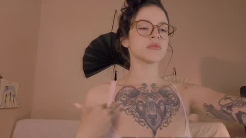 Snapshot of phoenixx_x chatting on 04/21/26, 02:51 phoenixx_x online show from 04/21/26, 02:51