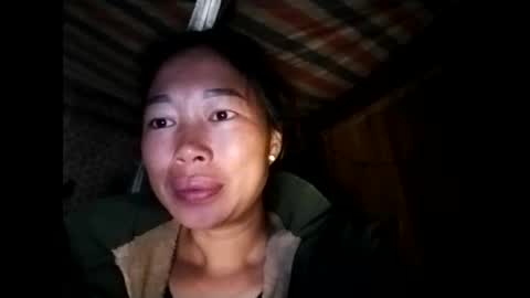 Snapshot of phuong_vietnam chatting on 04/01/26, 11:57 phuong_vietnam online show from 04/01/26, 11:57