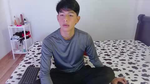 phuwin online show from 07/08/26, 11:15