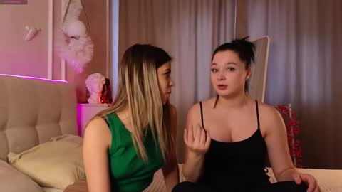 Snapshot of phyllisheart chatting on 01/18/25, 09:24 Lora black and Lili blonde welcome you here online show from 01/18/25, 09:24