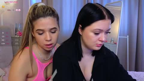 Snapshot of phyllisheart chatting on 03/09/25, 08:18 Lora black and Lili blonde welcome you here online show from 03/09/25, 08:18