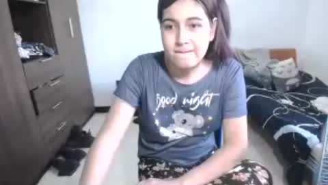 izzy online show from 07/06/26, 10:56