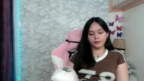 Ms Pia online show from 06/11/26, 12:32