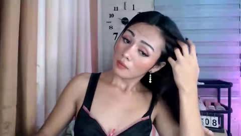Snapshot of pia_xxx chatting on 04/08/26, 12:38 Pia online show from 04/08/26, 12:38