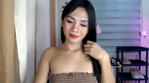 Snapshot of pia_xxx chatting on 05/06/26, 03:17 Pia online show from 05/06/26, 03:17