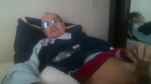 Snapshot of pichoun71 chatting on 01/31/25, 11:13 pichoun71 online show from 01/31/25, 11:13